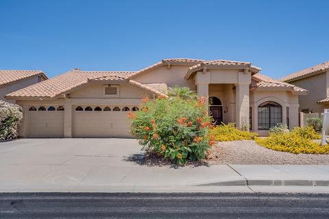 426 E Stonebridge Dr, Gilbert, AZ 85234 photo 1