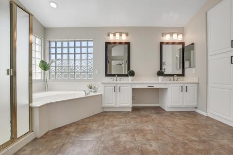 129 N Velma Dr, Gilbert, AZ 85233 photo 4