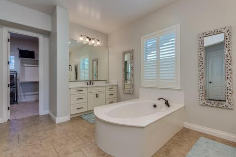 895 E Bridgeport Pkwy, Gilbert, AZ 85295 photo 17