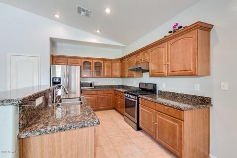 1558 E Cassia Ct, Gilbert, AZ 85298 photo 9