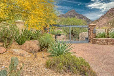 2560 E Ocotillo Rd, Phoenix, AZ 85016 photo 1