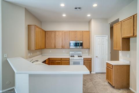 539 E Gail Dr, Gilbert, AZ 85296 photo 4
