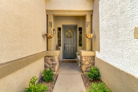 2049 E Gillcrest Ct, Gilbert, AZ 85298 photo 3