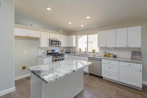 1068 W Cooley Dr, Gilbert, AZ 85233 photo 5