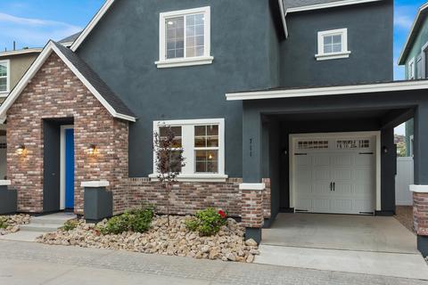 738 E Calavar Rd, Phoenix, AZ 85022 photo 2