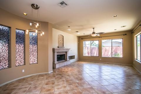 1910 E Desert Ln, Phoenix, AZ 85042 photo 19
