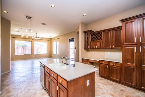 1910 E Desert Ln, Phoenix, AZ 85042 photo 16