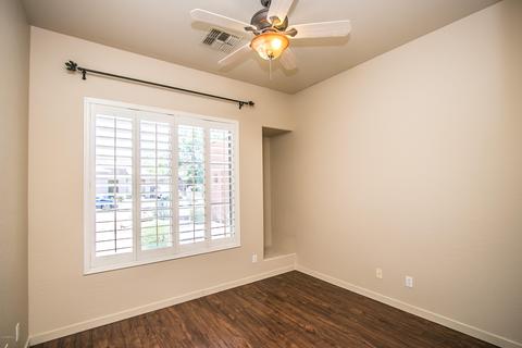 1910 E Desert Ln, Phoenix, AZ 85042 photo 30