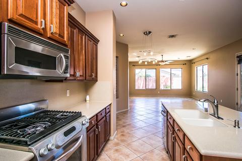 1910 E Desert Ln, Phoenix, AZ 85042 photo 17
