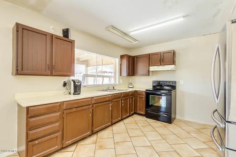 7534 W Heatherbrae Dr, Phoenix, AZ 85033 photo 9