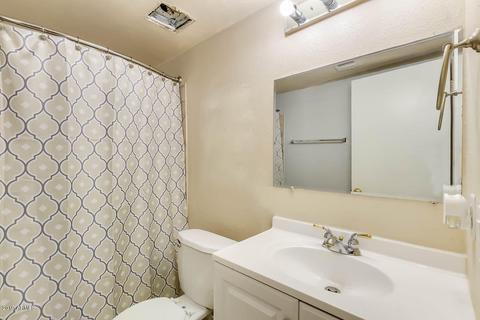 7534 W Heatherbrae Dr, Phoenix, AZ 85033 photo 5
