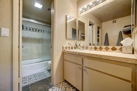 4050 E Cactus Rd #202, Phoenix, AZ 85032 photo 17