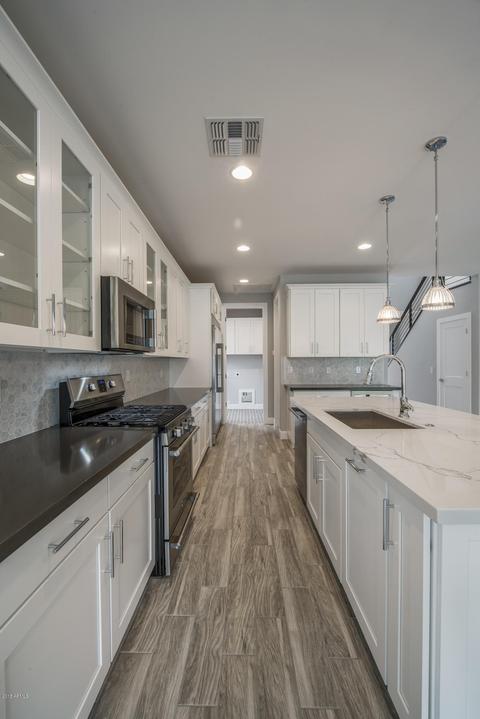 4018 E Campus Dr, Phoenix, AZ 85018 photo 4