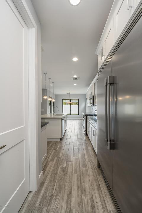 4018 E Campus Dr, Phoenix, AZ 85018 photo 8