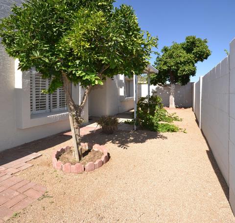 921 E Michelle Dr, Phoenix, AZ 85022 photo 15