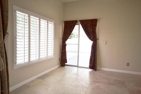 921 E Michelle Dr, Phoenix, AZ 85022 photo 4