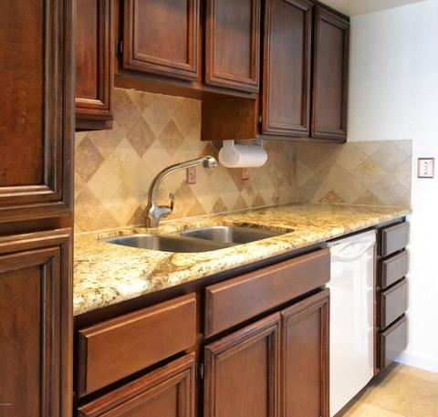 921 E Michelle Dr, Phoenix, AZ 85022 photo 6