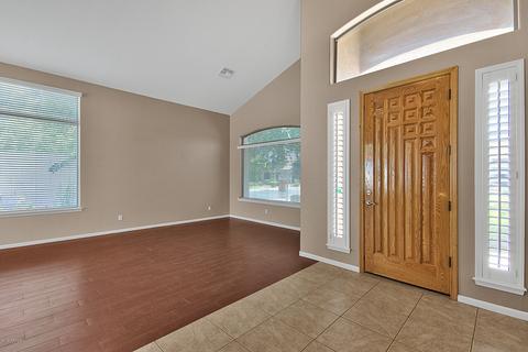 1096 E Oakland Ct, Gilbert, AZ 85295 photo 5