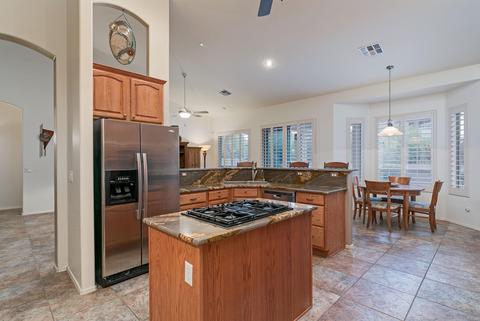 7512 E Torrey Point Cir, Mesa, AZ 85207 photo 3
