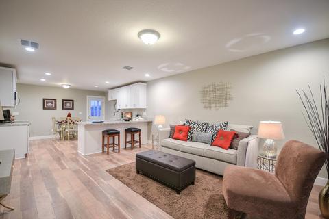 2105 E Parkway Dr, Phoenix, AZ 85040 photo 2