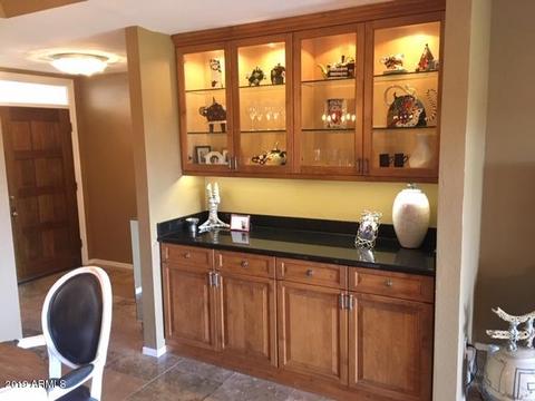 2911 E Keim Dr, Phoenix, AZ 85016 photo 8