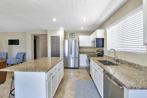 8528 E Desert Ln, Mesa, AZ 85209 photo 9