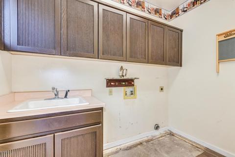 1746 E Winchcomb Dr, Phoenix, AZ 85022 photo 13