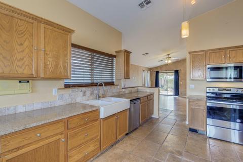 10661 Emerald Ave, Mesa, AZ 85208 photo 4