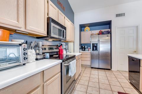 3232 E Rosemonte Dr, Phoenix, AZ 85050 photo 9