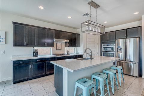 7407 S 12th Dr, Phoenix, AZ 85041 photo 2
