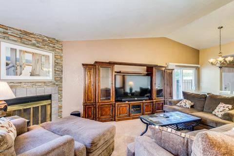 718 E Sack Dr, Phoenix, AZ 85024 photo 6