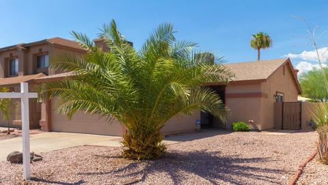718 E Sack Dr, Phoenix, AZ 85024 photo 2