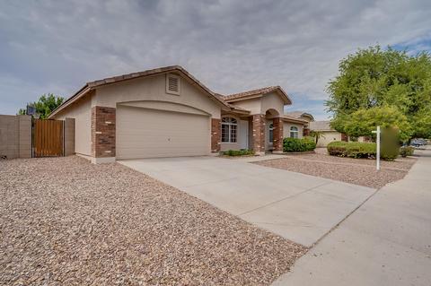 2921 E Morgan Dr, Gilbert, AZ 85295 photo 2