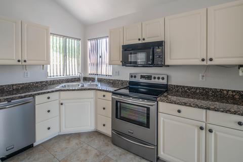 2921 E Blackhawk Dr, Phoenix, AZ 85050 photo 4