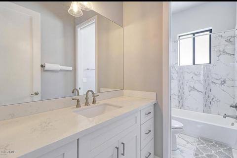 17 E Foothill Dr, Phoenix, AZ 85020 photo 9
