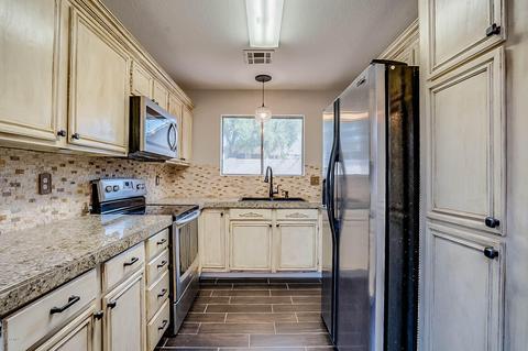 538 E Rimrock Dr, Phoenix, AZ 85024 photo 2