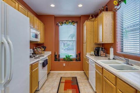 897 E Cathy Dr, Gilbert, AZ 85296 photo 3