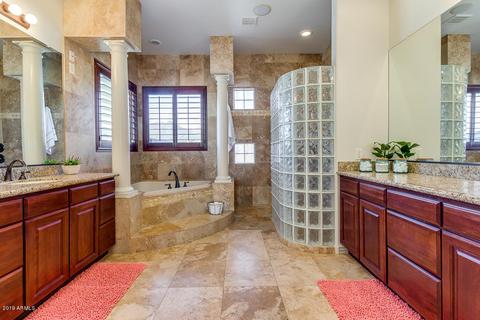 8008 E Rochelle St, Mesa, AZ 85207 photo 5