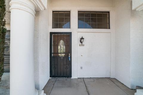 3313 E Topeka Dr, Phoenix, AZ 85050 photo 4