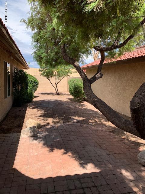 5220 E Tamblo Dr, Phoenix, AZ 85044 photo 26