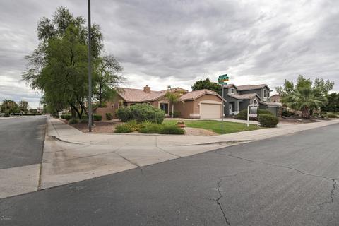 1167 S Silverado St, Gilbert, AZ 85296 photo 2