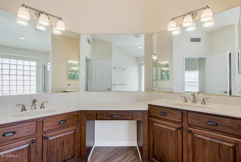 258 S Cobblestone Dr, Gilbert, AZ 85296 photo 22