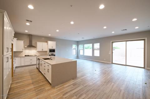 1692 S Henry Ln, Gilbert, AZ 85295 photo 2
