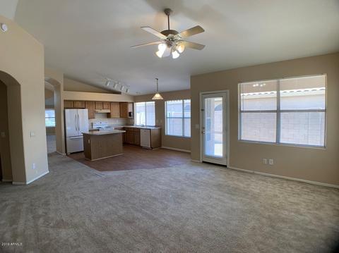 1737 E Morgan Ct, Gilbert, AZ 85295 photo 3