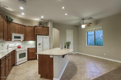 2015 E Topeka Dr, Phoenix, AZ 85024 photo 8
