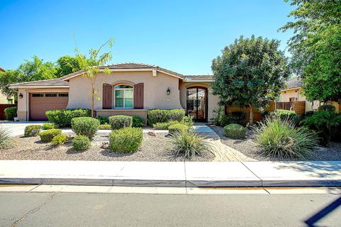2459 E Carob Dr, Gilbert, AZ 85298 photo 1