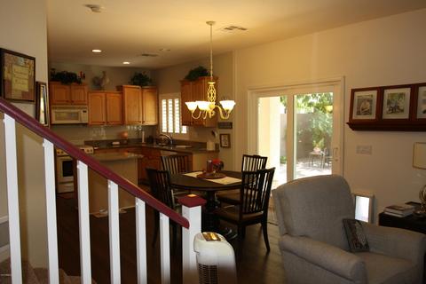 1049 E Iris Dr, Chandler, AZ 85286 photo 4