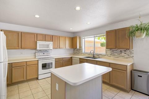 3213 E Rosemonte Dr, Phoenix, AZ 85050 photo 8