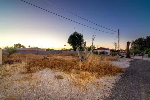 728 E Apollo Rd, Phoenix, AZ 85042 photo 4