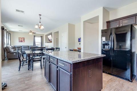 1776 S Falcon Dr, Gilbert, AZ 85295 photo 4